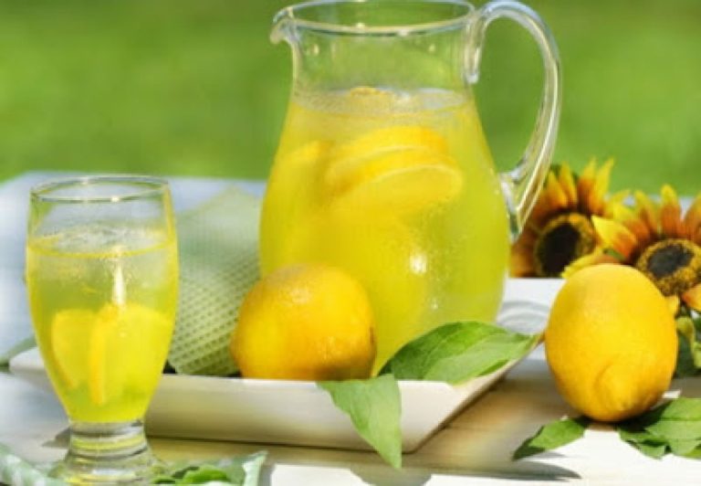 Τι πρέπει να προσέχουμε πίνοντας χυμό από λεμόνι – λεμονάδα
