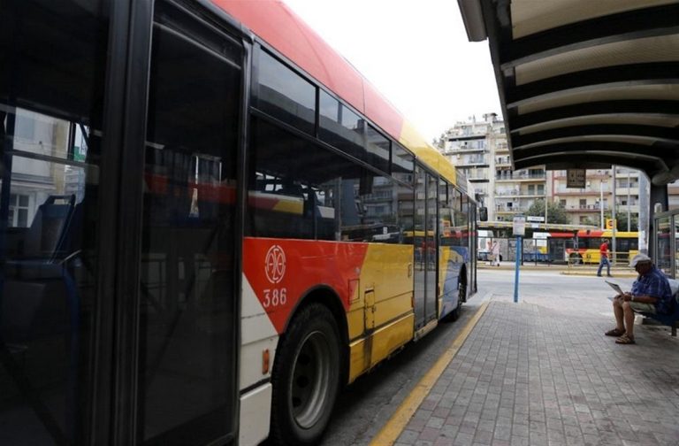 Επιβάτης επιχείρησε να μεταφέρει στρώμα με λεωφορείο του ΟΑΣΘ (ΦΩΤΟ)
