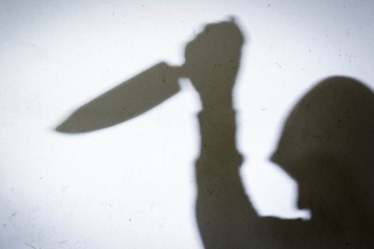 Σοκ στη Ρόδο: 12χρονος μαχαίρωσε την αδελφή του γιατί διαφώνησαν για το ποιος θα κόψει τη σαλάτα (video)