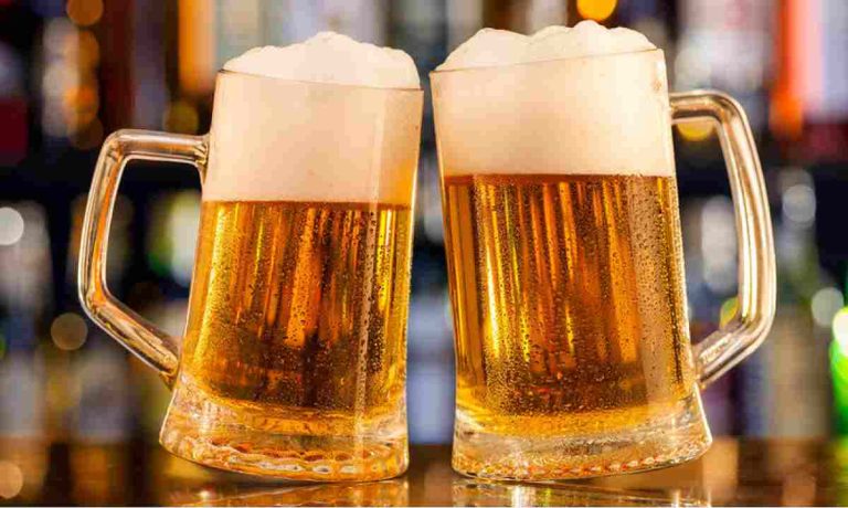Ιταλία: Η μπύρα στο Κολοσσαίο κόστισε από 800 ευρώ σε δύο αμερικανούς τουρίστες