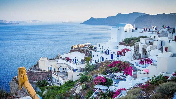 “Ανοίγουμε πανιά” για τη νέα τουριστική περίοδο – Έτσι θα έρθουν φέτος οι τουρίστες στην Ελλάδα