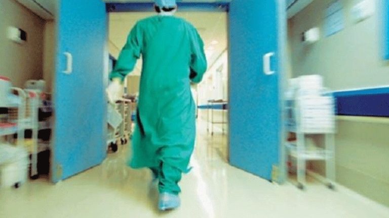 Άνδρας 55 ετών άφησε την τελευταία του πνοή έξω από νοσοκομείο στην Κεφαλονιά