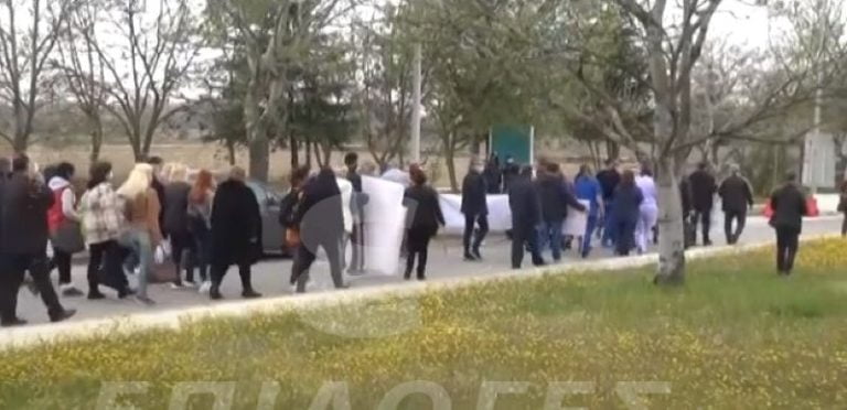 Συγκέντρωση διαμαρτυρίας γιατρών και εργαζομένων στο Νοσοκομείο Σερρών