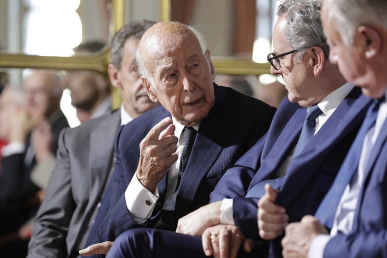 Πήρε εξιτήριο ο 94χρονος πρώην πρόεδρος της Γαλλίας Ζισκάρ ντ’ Εστέν