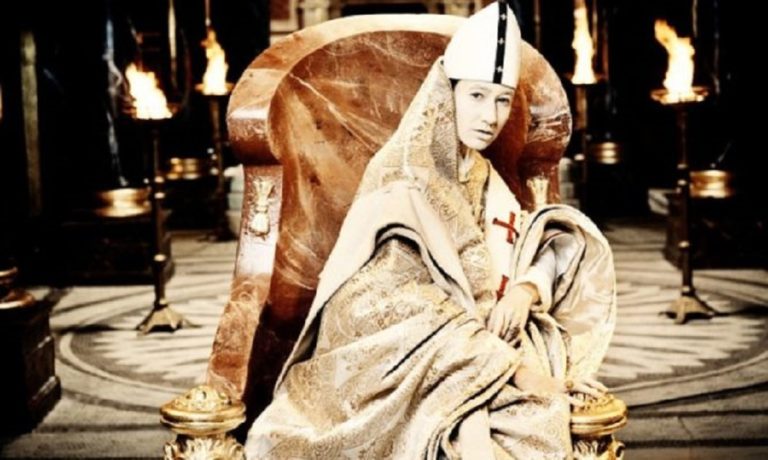 H φοβερή ιστορία της θρυλικής πάπισσας Ιωάννας που κατάφερε να γίνει Ποντίφικας(φώτο)