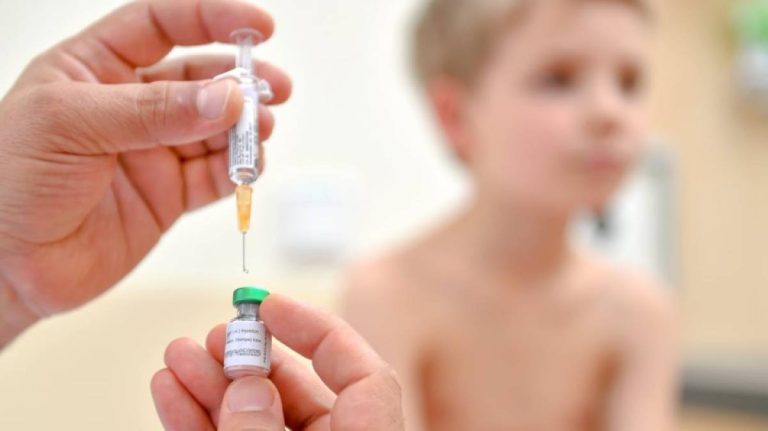 Φόβοι για παγκόσμια έξαρση της ιλαράς – H πανδημία έχει διαταράξει τους παιδικούς εμβολιασμούς