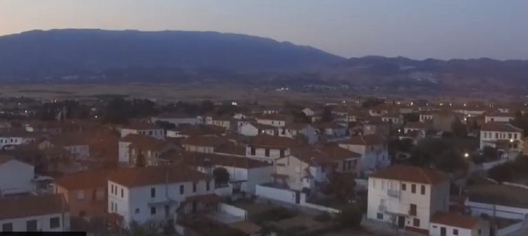 Πεντάπολη Σερρών-Το κεφαλοχώρι των Δαρνακοχωριών στο σούρουπο (video)