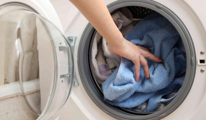 10 λόγοι για να χρησιμοποιείτε ξίδι στο πλύσιμο των ρούχων