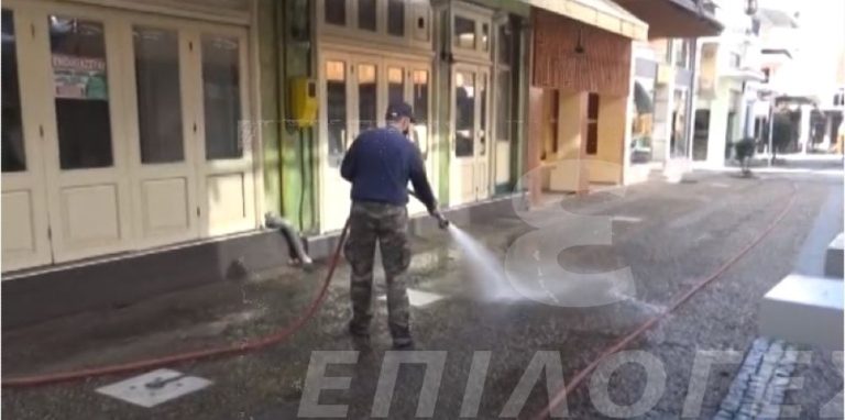 Σέρρες: Συνεχίζουν τους καθαρισμούς των δρόμων από το αλάτι, τα συνεργεία του δήμου (video)
