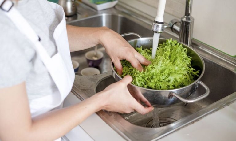 ΕΦΕΤ: Οι κανόνες υγιεινής τροφίμων στο σπίτι για να κρατήσετε την οικογένειά σας ασφαλή