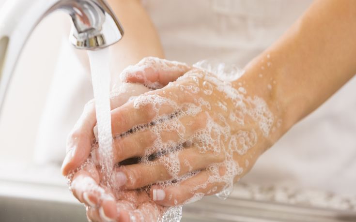 Τα τρία λάθη που κάνουν οι περισσότεροι όταν πλένουν τα χέρια τους