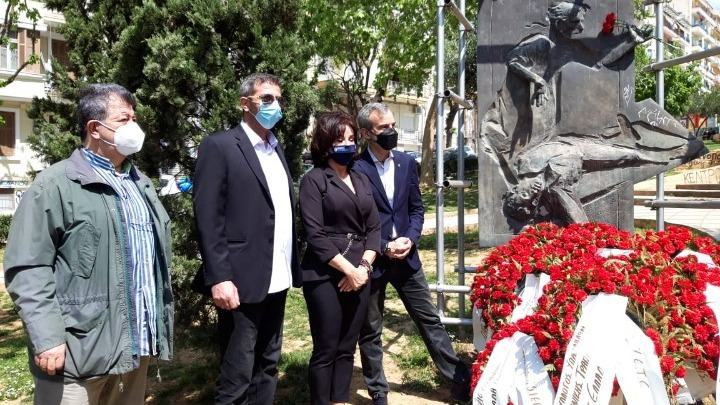 Θεσσαλονίκη: Στεφάνια στο Μνημείο του Εργάτη από τη Β. Πατουλίδου, τον Κ. Ζέρβα και τον Σ. Δανιηλίδη