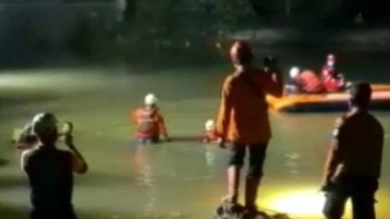 Ινδονησία: Έντεκα πρόσκοποι πνίγηκαν σε ποταμό κατά τη διάρκεια εκδρομής