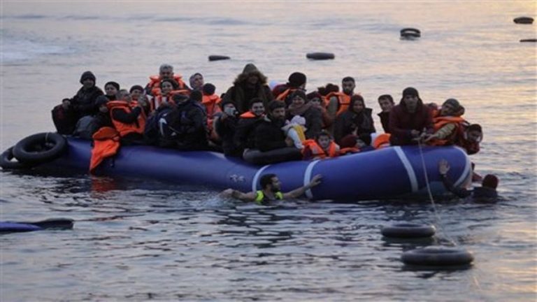 Μαζικές αφίξεις μεταναστών στα νησιά του Αιγαίου