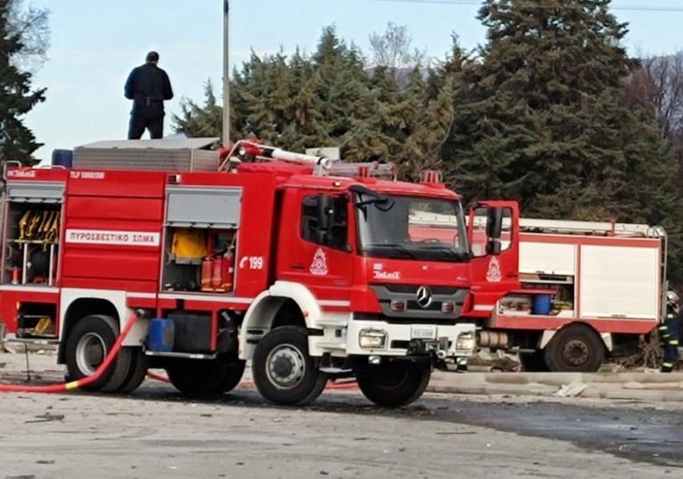 Όχημα που οδηγούσε 24χρονος έπεσε σε γκρεμό στην Κερατέα – Άμεση κινητοποίηση πυροσβεστικής και ΕΜΑΚ