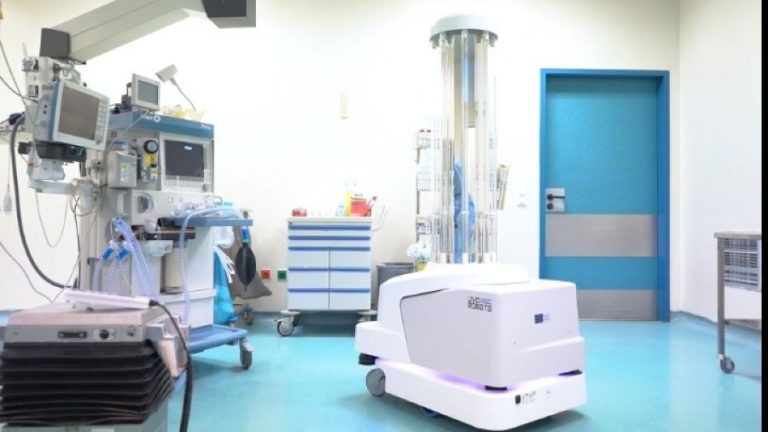 Καθήκοντα απολύμανσης ανέλαβε ένα ρομπότ σε νοσοκομείο