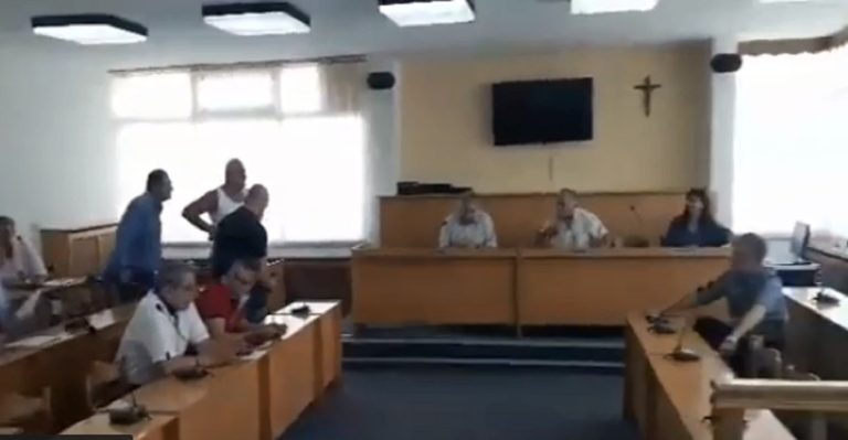 Σέρρες: Αναβλήθηκε και σήμερα η συζήτηση για την αναστολή των παιδικών σταθμών σε Πορόια και Κερκίνη (Βίντεο)