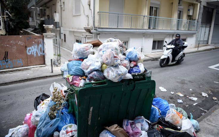 Θεσσαλονίκη: Έκκληση του δήμου στους πολίτες να μην κατεβάζουν σκουπίδια
