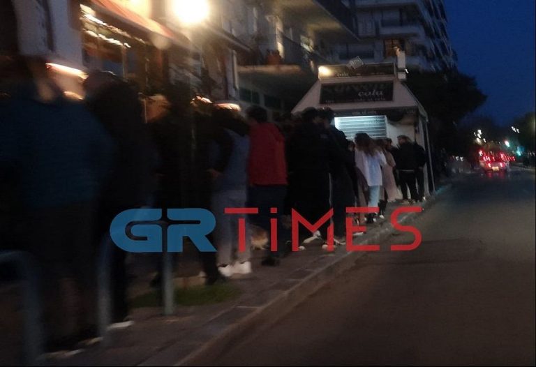Θεσσαλονίκη: Συλλήψεις και πρόστιμα για “κορονοπάρτι” και συνωστισμό έξω από μπαρ