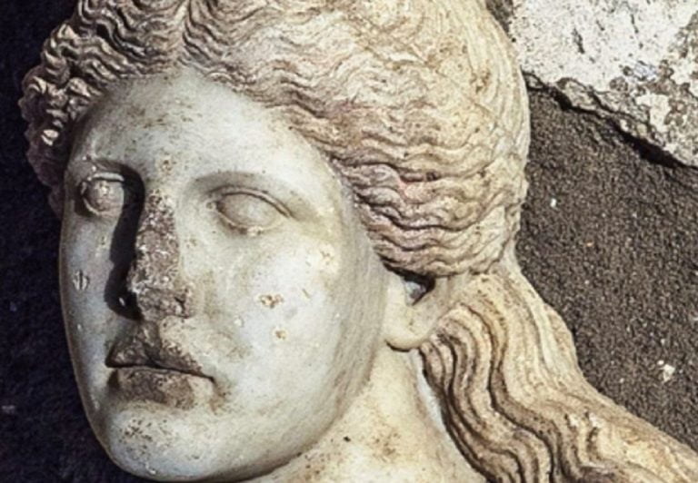Λόφος Καστά: Στο μουσείο της Αμφίπολης θα εκτεθεί η κεφαλή από τη Σφίγγα