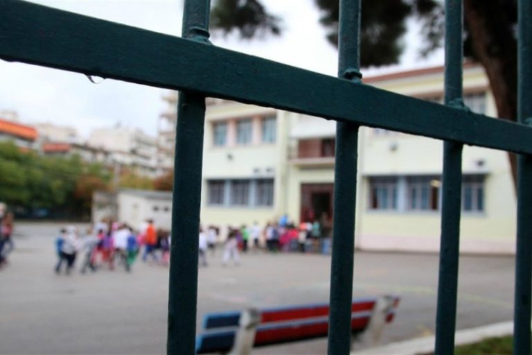 Υπουργείο Παιδείας: «Σβήνονται» έως 5 ημερών απουσίες λόγω της γρίπης