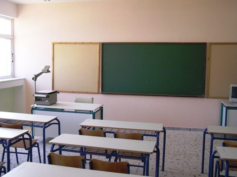 Μοσχάτο: Αναβλήθηκε η δίκη του καθηγητή που παρενοχλούσε μαθήτριες – Παύση καθηκόντων μετά την ποινική δίωξη
