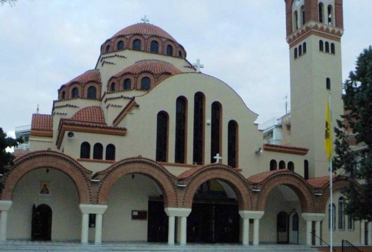 Σέρρες: Η ανακοίνωση του Ιερού Ναού των Παμμεγίστων Ταξιαρχών για το ατυχές περιστατικό με τον γυμνό άντρα