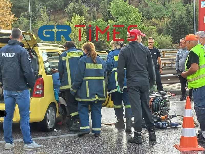 Επτά τροχαία ατυχήματα με την εμπλοκή τουλάχιστον 10 ΙΧ επιβατικών αυτοκινήτων και με τραυματίες σημειώθηκαν το πρωί της Κυριακής στην Περιφερειακή Οδό στη Θεσσαλονίκη.