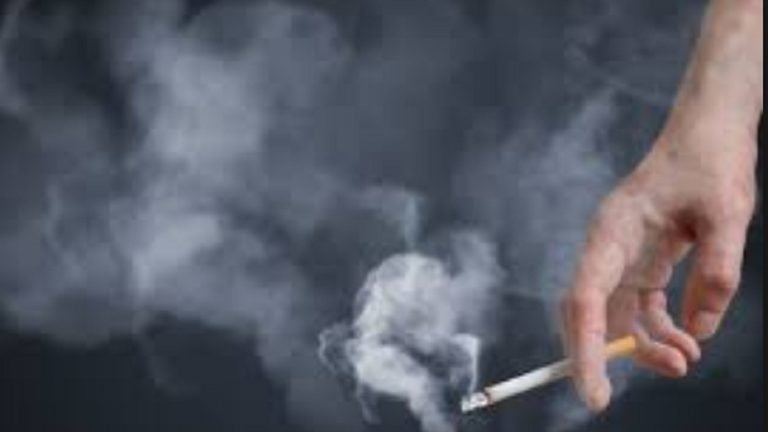 Πώς να εξαφανίσετε τη μυρωδιά του τσιγάρου από το σπίτι, εύκολα και γρήγορα