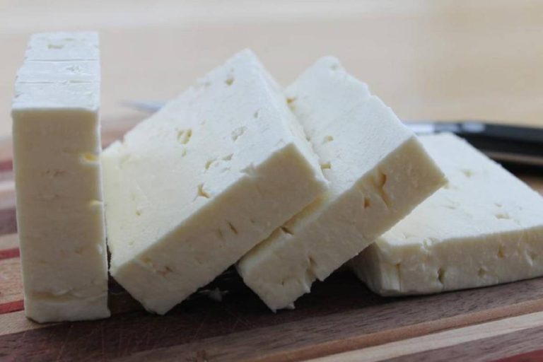 Πωλούσαν «λευκό τυρί» ως «φέτα ΠΟΠ» – Παραπέμπεται η εταιρεία στην Επιτροπή παραβάσεων του ΥΠΑΑΤ