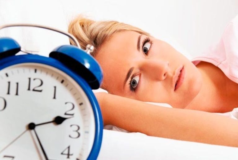 Έρευνα: H στέρηση ύπνου αυξάνει το σωματικό βάρος και οδηγεί σε κεντρική παχυσαρκία