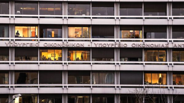 Κυρ. Πιερρακάκης: Καλεί σε έγγραφες εξηγήσεις την Επιτροπή Ολυμπίων και Κληροδοτημάτων για το drone show στο Ζάππειο