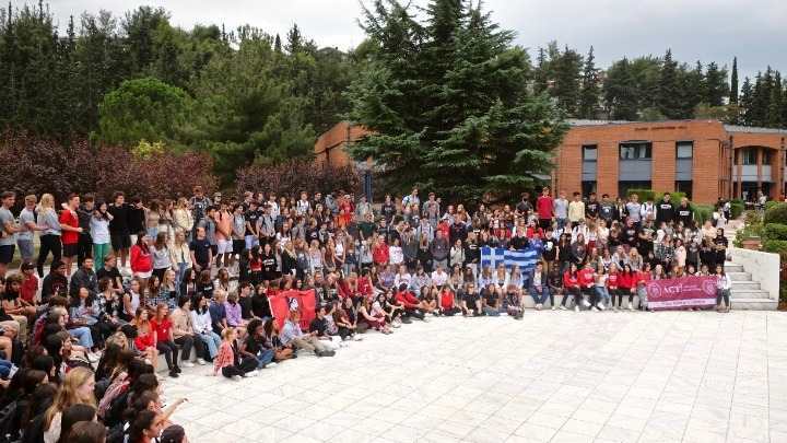Θεσσαλονίκη: “Προορισμός- όνειρο για τον καθένα η Ελλάδα” -Τριακόσιοι πενήντα Αμερικανοί φοιτητές σπουδάζουν και ανακαλύπτουν την πόλη