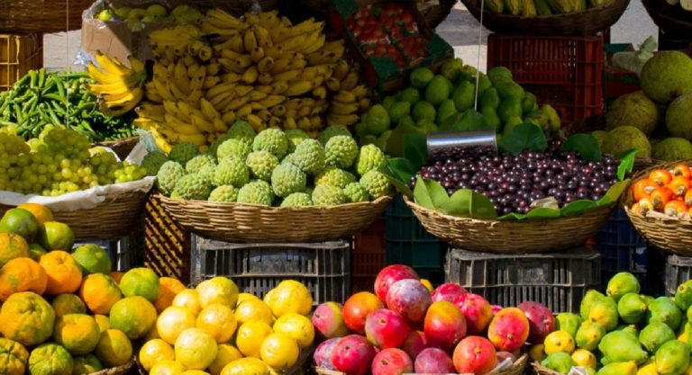Οι Έλληνες τρώνε ξένα φρούτα και λαχανικά – Ποια ελληνικά προϊόντα πουλάνε