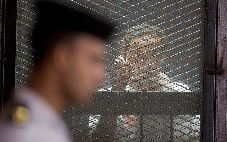 Η τραγική ιστορία του Αιγύπτιου σκηνοθέτη που πέθανε στη φυλακή επειδή «σατίρισε» τον πρόεδρο Σίσι