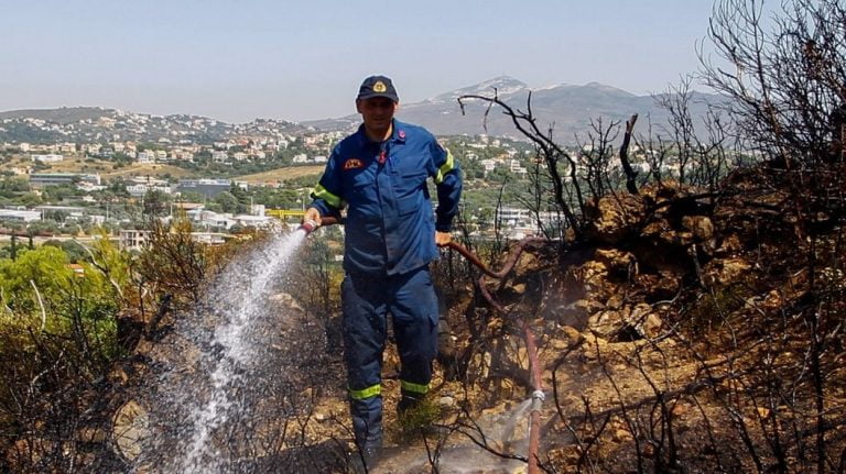 Η φωτιά στα Σπάτα ξεκίνησε από μια 72χρονη που άναψε γεννήτρια