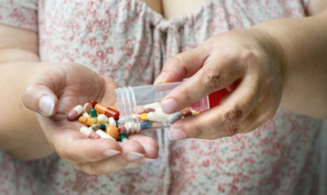 Κορωνοϊός: Μην παίρνετε μόνοι σας φάρμακα, λέει ο Παγκόσμιος Οργανισμός Υγείας