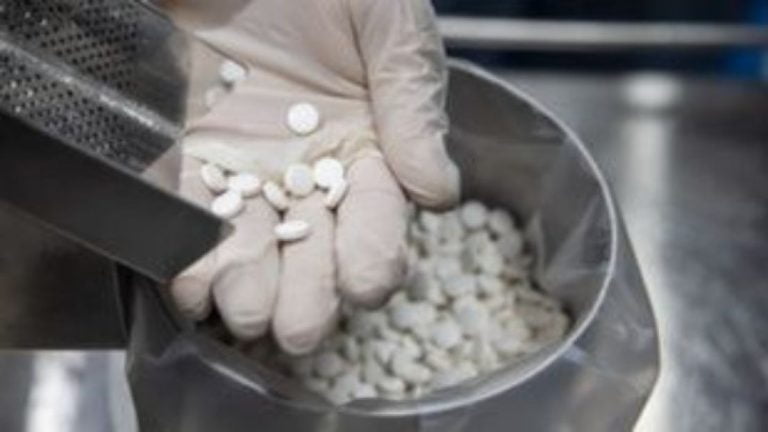 Από αύριο οι αιτήσεις για το νέο αντιικό χάπι της Pfizer – Ποιοι το δικαιούνται