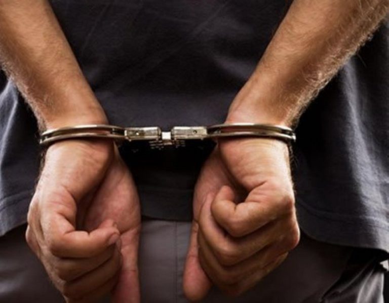 Πιερία: Συνελήφθησαν με κλεμμένο ΙΧ, ναρκωτικά και διαρρηκτικό εργαλείο