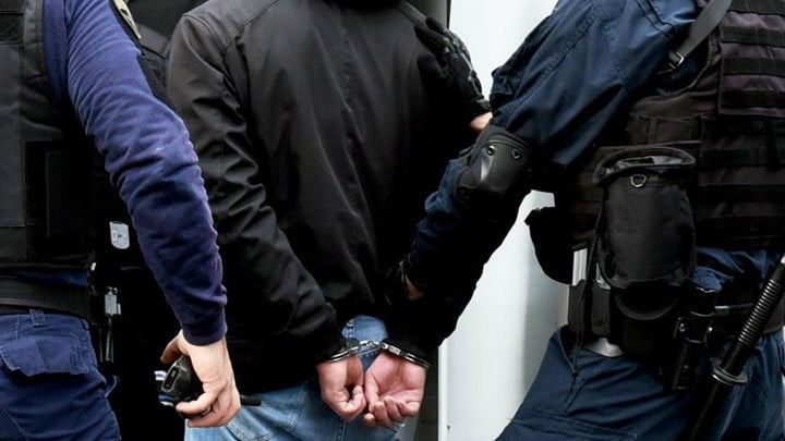 Συνελήφθη στα Άνω Λιόσια 37χρονος δραπέτης – Τι βρήκαν στην κατοχή του οι αστυνομικοί