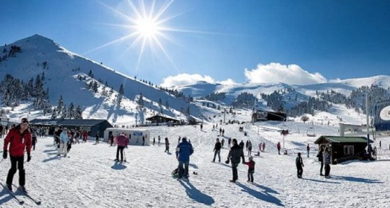 Νυχτερινό σκι στο Χιονοδρομικό Κέντρο Φαλακρού την παραμονή της Καθαράς Δευτέρας