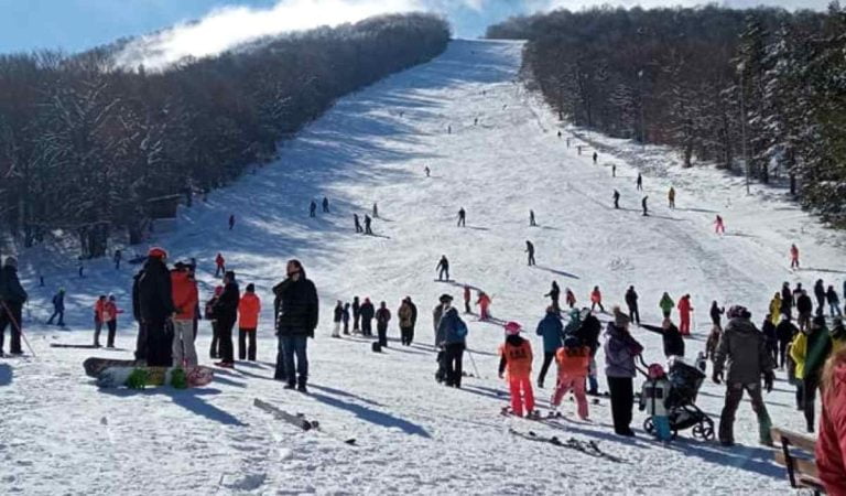 Σέρρες: «Πλημμύρισε» από κόσμο το Χιονοδρομικό του Λαϊλιά