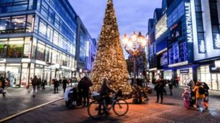 Η πανδημία ρίχνει τη σκιά της στα Χριστούγεννα – Τα μέτρα που ισχύουν στις χώρες της Ευρώπης
