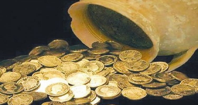Γιατί οι Έλληνες βγάζουν από τα σεντούκια τις χρυσές λίρες και τις πουλάνε;