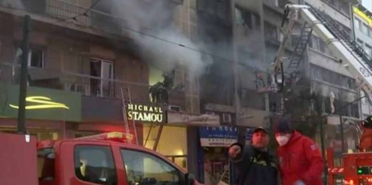 Έκρηξη στη Συγγρού: Όπλα και περισσότερα από 1.000 φυσίγγια βρέθηκαν στο σπίτι του 78χρονου