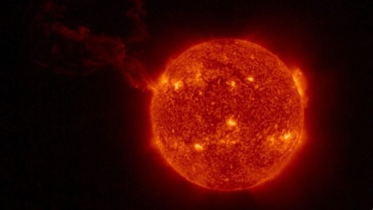 Γιγάντια έκρηξη στον Ήλιο μήκους εκατ. χιλιομέτρων “είδε” το σκάφος Solar Orbiter