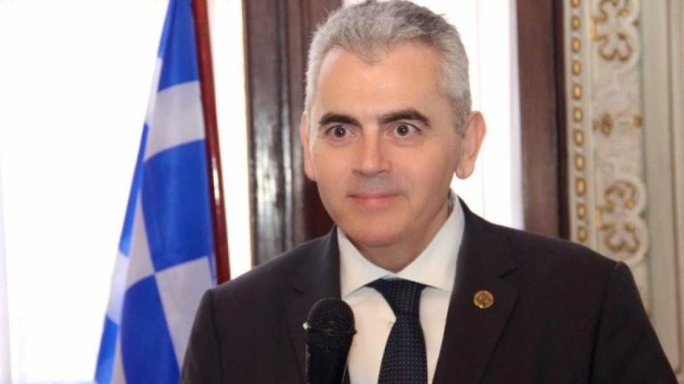 Μάξιμος Χαρακόπουλος: Φωτεινά παραδείγματα προσφοράς του Μικρασιατικού Ελληνισμού οι Τρείς Ιεράρχες