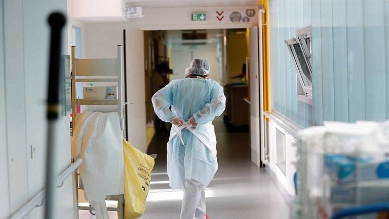 Η ΕΙΝΑΠ ζητά την επίλυση των προβλημάτων των νοσοκομειακών γιατρών