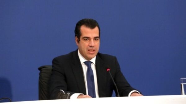 Πλεύρης για ανεμβολίαστους άνω των 60: «Θα σβηστεί το πρόστιμο»