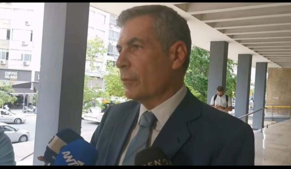Κώστας Παρηγόρης